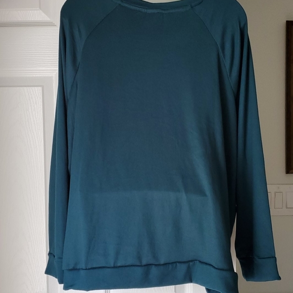 NWOT HELLO WEEKEND LIKE NEW SECRET TREASURES LIGHTWEIGHT SWEATSHIRT 2X - Picture 3 of 4